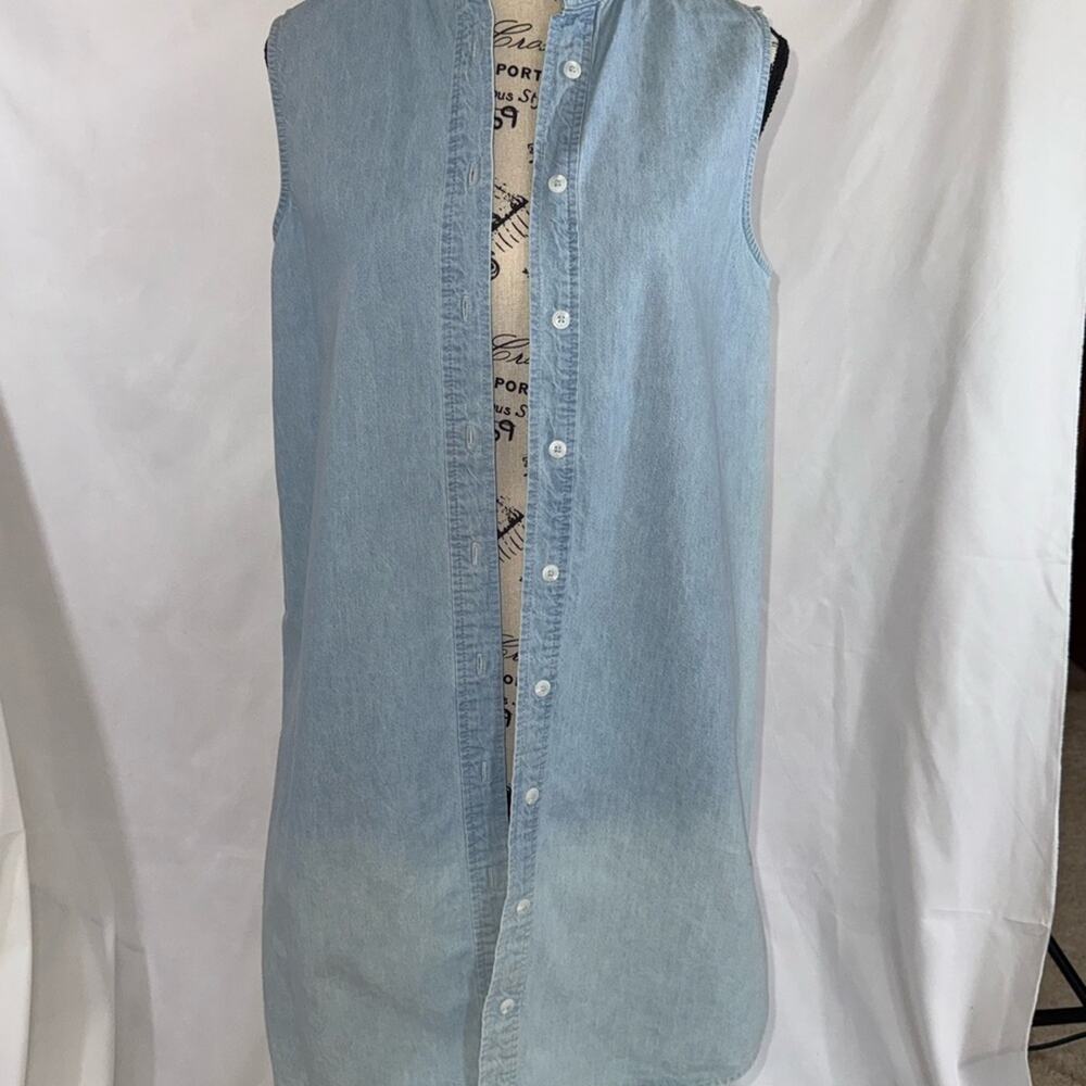 Lole Light Blue Sleeveless Denim Button-Down Shirt